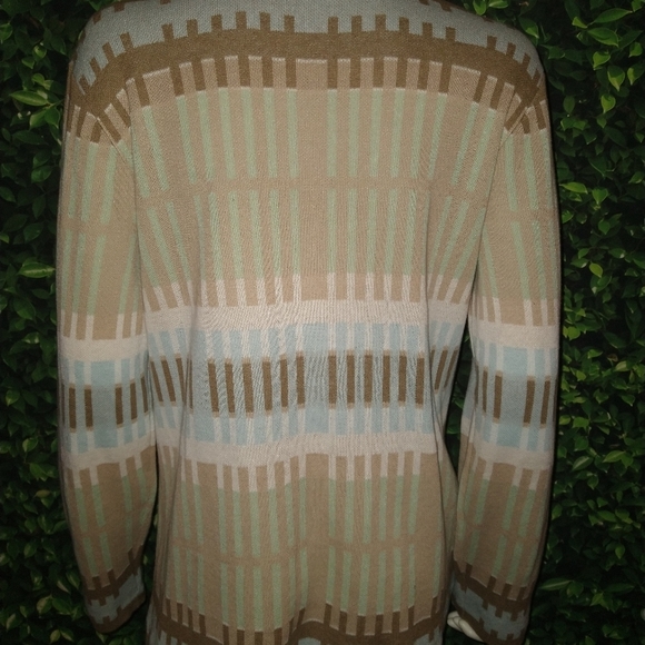Gorgeous Geometric Soft color Pendleton 3 button knit Sweater Blazer. - Picture 3 of 4